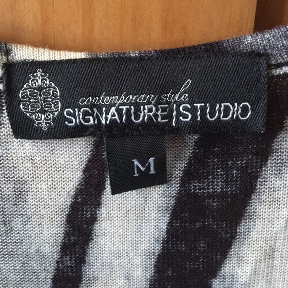 Blacks & beige ladies flowy blouse NWT size M - Picture 2 of 6